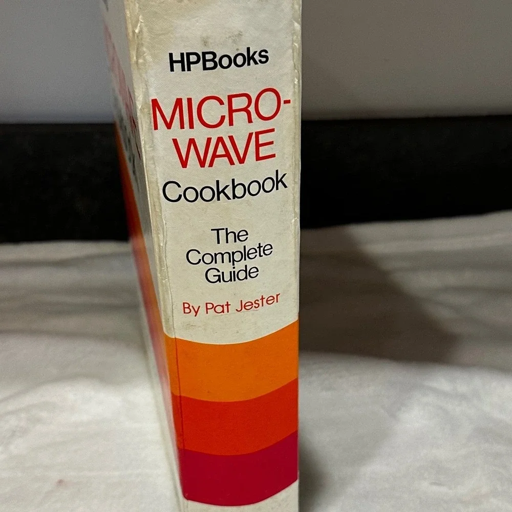 HPBooks‎ Microwave Cookbook Pat Jester White Good Vintage Ring Bound Binder